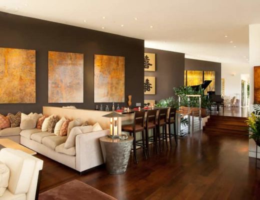 Фото 65 - Красивая гостиная с яркими дизайнерскими картинами, которые подчеркивают утонченный восточный стиль интерьера [24]